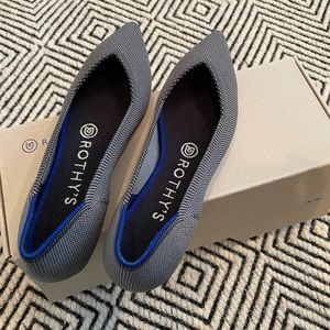 Rothy’s grey birdseye pointed flats